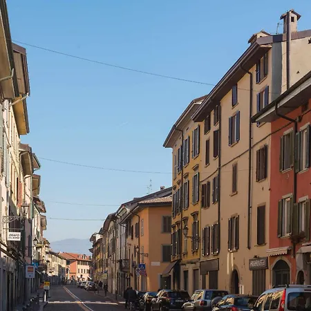 Ca Cianfer 3* Бергамо